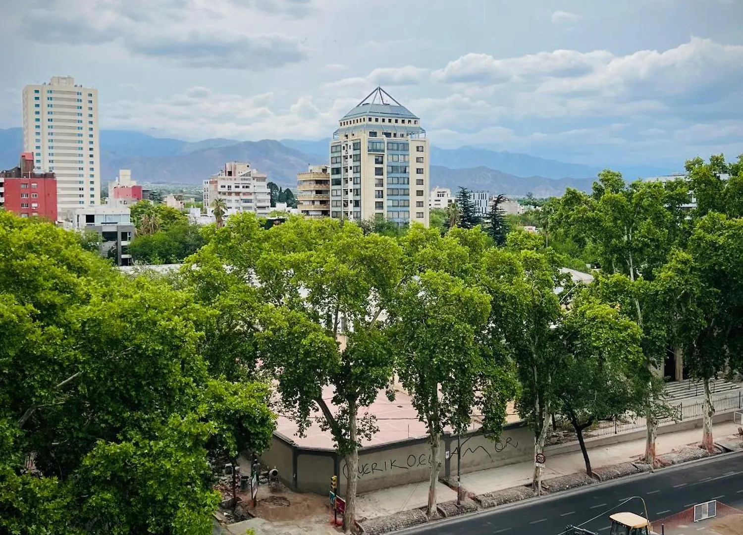 Apartamento Amplio, Moderno Y Centrico. Departamento En Plaza Independencia Mendoza